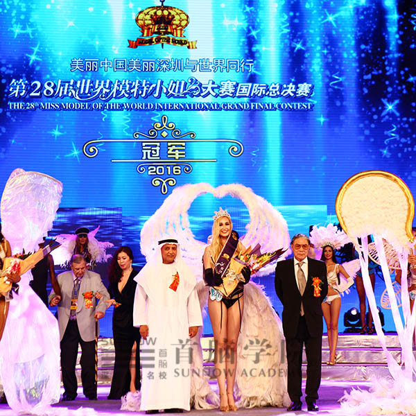 化妝造型培訓學校首腦造型師團隊妝點世模盛會