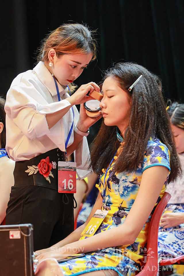熱烈祝賀首腦學(xué)院榮獲組織工作先進(jìn)單位！