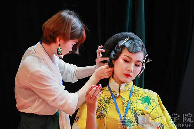 熱烈祝賀首腦學(xué)院榮獲組織工作先進(jìn)單位！