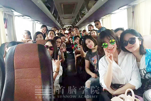 首腦學院歡樂夏游