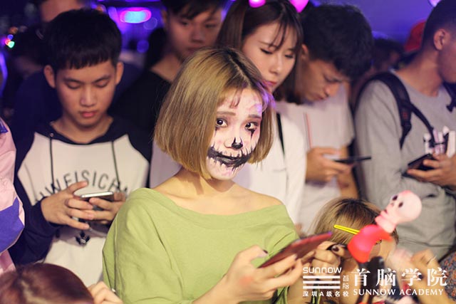 全城狂歡，首腦學院萬圣夜派對華麗告捷！