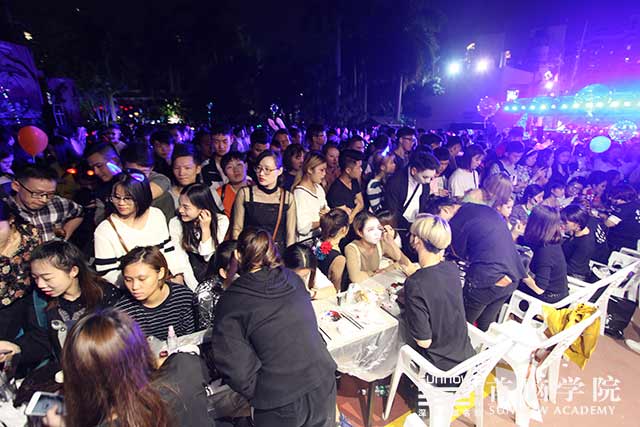 全城狂歡，首腦學院萬圣夜派對華麗告捷！