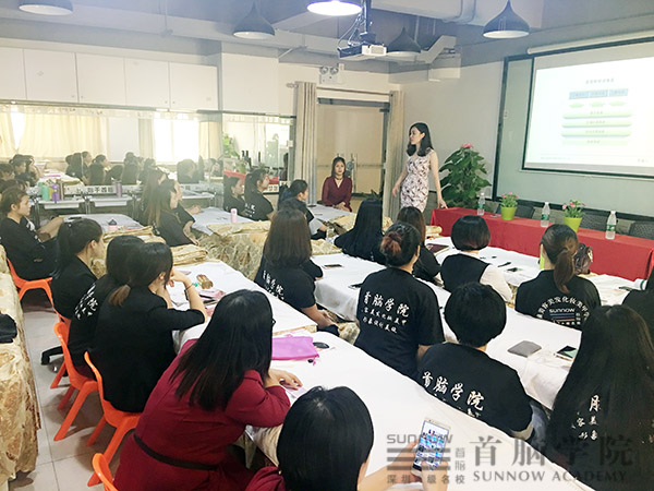 深圳美容學(xué)校首腦學(xué)院專場(chǎng)招聘會(huì)