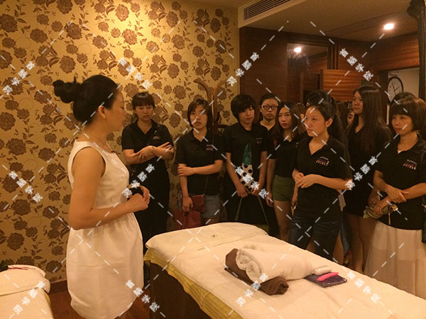 龍華校區美容高級班學員觀摩香蜜湖珍草堂美容會所