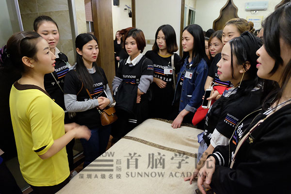 在美容觀摩中成長自我，讓技術走在最前沿