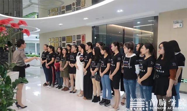 首腦學院攜手大企，強聯手拓平臺，把握機遇我們要做夢想的主人！