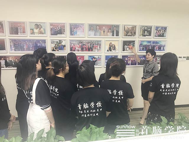 首腦學院攜手大企，強聯手拓平臺，把握機遇我們要做夢想的主人！
