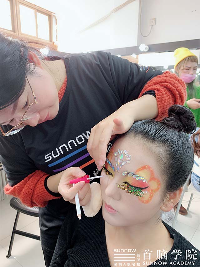 化妝學校