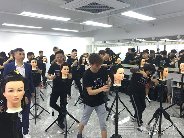 那個美發學校學美發好