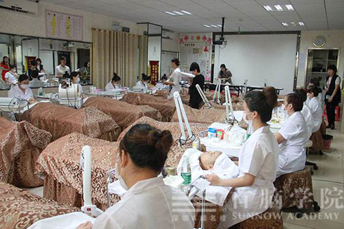 新手學專業美容從哪里開始學