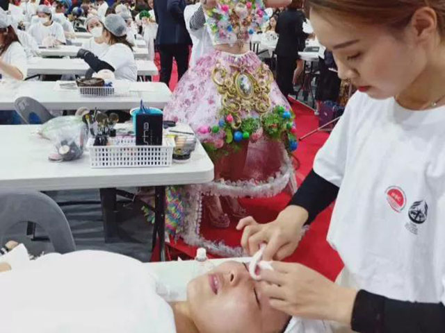 首腦學校