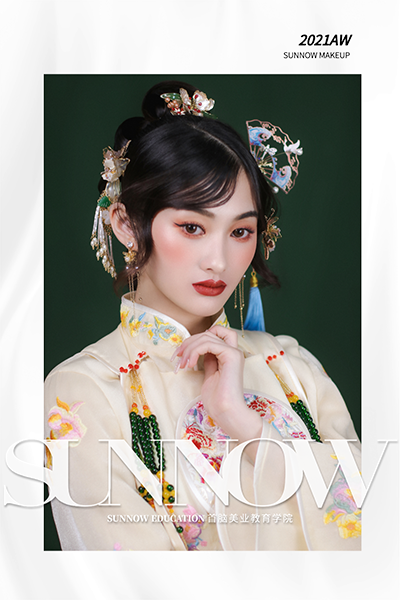 女生學化妝好還是學美甲好
