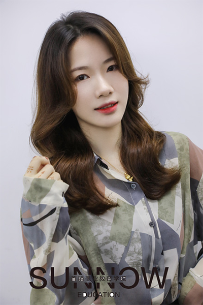 學美發去店里學還是去學校學